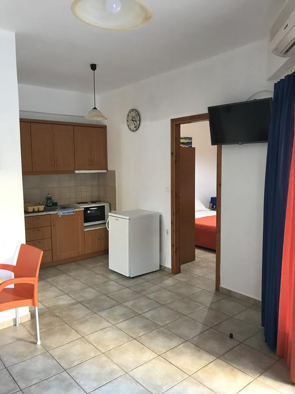 Vrisi Apartments & Villa ピツイディア エクステリア 写真
