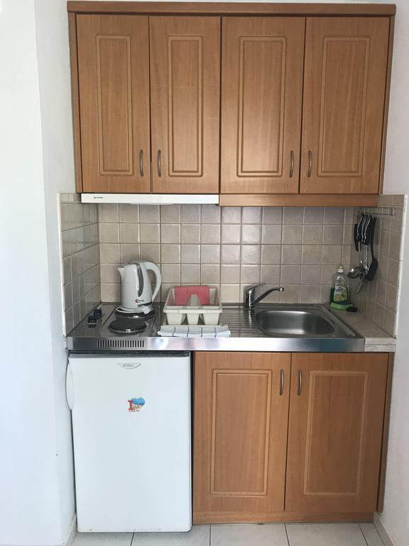 Vrisi Apartments & Villa ピツイディア エクステリア 写真