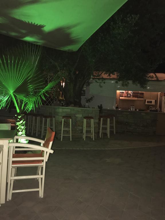 Vrisi Apartments & Villa ピツイディア エクステリア 写真