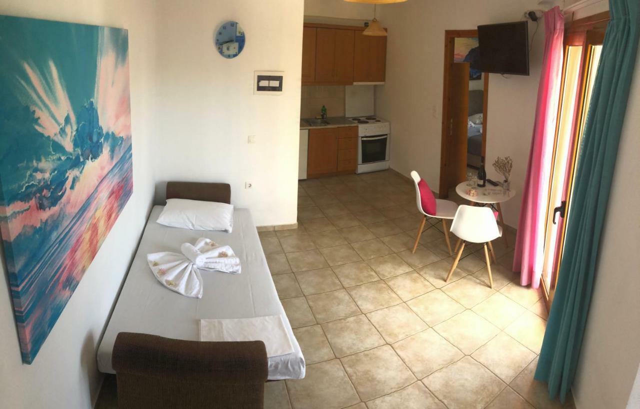 Vrisi Apartments & Villa ピツイディア エクステリア 写真